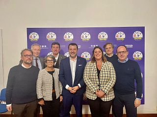 Il Ministro Salvini con il gruppo della Lega nel Consiglio regionale toscano