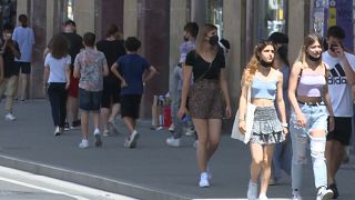 Persone che camminano nel centro di Firenze