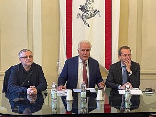 Da sinistra l'assessore Bezzini, il presidente Giani e il direttore Gelli
