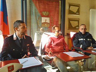 Da sinistra: il comandante dei vigili di Ponsacco Andrea Gambogi, l'assessore Emanuele Turini, l'ispettore ambientale Stefano Falchi