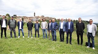 Artisti, professionisti insieme al sindaco Macelloni