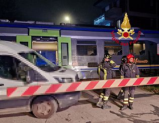 I vigili del fuoco sul luogo dell'incidente