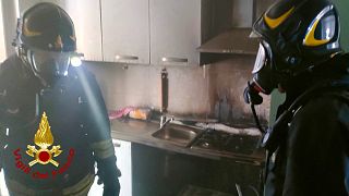I vigili del fuoco sul luogo dell'incendio