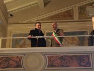 Il presidente della Regione Enrico Rossi con il sindaco di Vicopisano Juri Taglioli al teatro Verdi