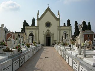 Il cimitero di Viareggio
