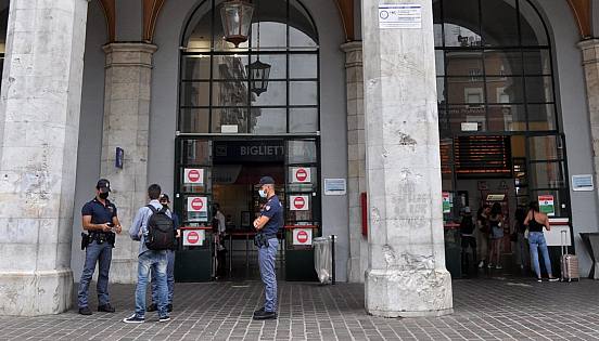 Ubriaco molesta i passeggeri in stazione - Vimarsana News
