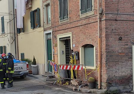 Schianto contro un muro ragazza di 21 anni muore Cronaca CAPANNOLI