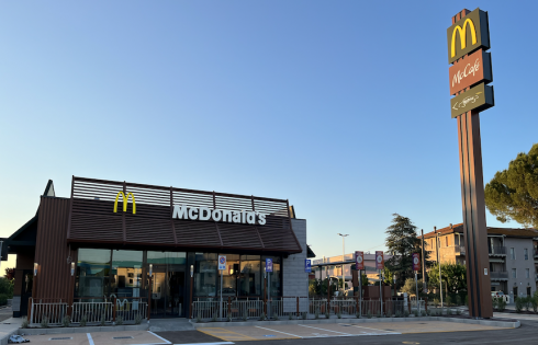 Tutti in fila per l apertura del Mc Donald Attualit BARBERINO