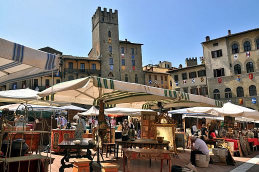 Vinili in mostra alle Logge di Banchi