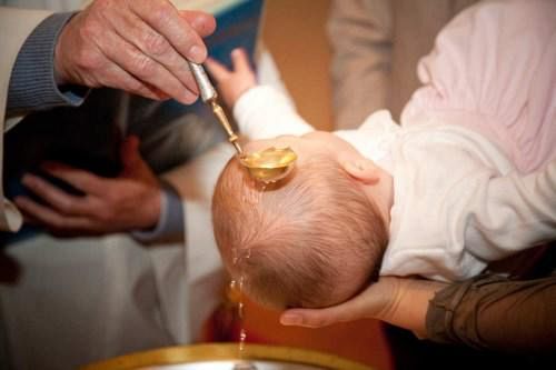Battesimo In Carcere Per Una Bimba Di 18 Mesi Attualita Firenze