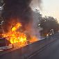 Bus in fiamme sulla Fipili