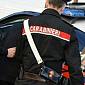 Aggredisce la ex e le strappa via la borsa