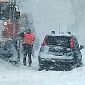 Automobilisti bloccati nella bufera di neve