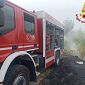 Vegetazione in fiamme, il fumo invade la tangenziale