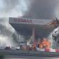 Camper in fiamme al distributore di benzina
