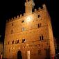 Volterra si illumina di viola