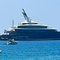 Yacht gioiello solca il mare dell'Elba