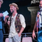 Teatro amatoriale sul palco del Villaggio e Pardossi