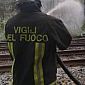 Motrice del treno in fiamme, bloccata la linea ferroviaria