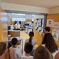 I disegni degli studenti colorano l'ospedale