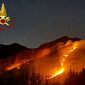 Vasto incendio brucia i boschi dell'Appennino