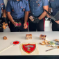 Viaggia in auto con la droga nel cruscotto
