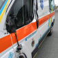 Ambulanza urtata da un camion che fugge
