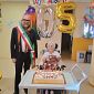 Una super nonna che soffia su 105 candeline