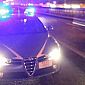 Sfondano la saracinesca in auto e rubano gioielli