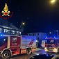 Fiamme in un appartamento nel cuore della notte