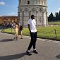 La stella Nba JaVale McGee fa tappa a Pisa