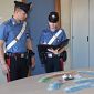 Cocaina e soldi in casa, arrestato un ragazzo