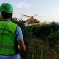 Operatore antincendio infortunato spegnendo i boschi
