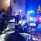 Auto ribaltata sulla colonnina del gas, un ferito grave