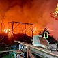 Incendio avvampa vicino al distributore