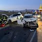 Incidente tra tre auto: due feriti uno è grave