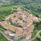 Montecastello, edificio della parrocchia in comodato al Comune