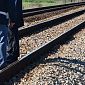 Cadavere scoperto lungo i binari della stazione