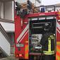 Incendio in casa, 14enne salvata con i suoi cani