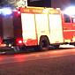 Sversano olio in strada e appiccano le fiamme