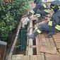 Fulmine colpisce e incendia il tetto