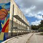 Palestra Rodari, primi interventi alla facciata 