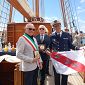 Delegazione del Comune sulla goletta Ètoile