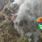 Elicotteri a Malbacco per domare l'incendio