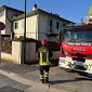 Incendio in un'abitazione, in tre in ospedale