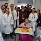 Compie 100 anni in ospedale, festa nel reparto