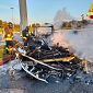 Camper in fiamme al casello autostradale