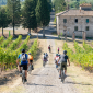 Ciclisti dall'Europa per la Gravel Clinic