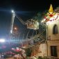 Maltempo, grosso albero si abbatte su una casa