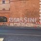 Scritte sui muri, dura condanna della maggioranza 